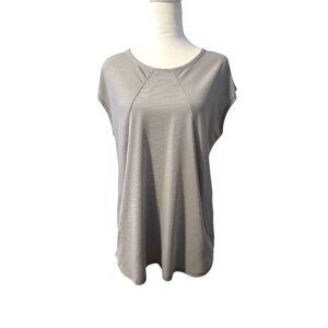 Brisas Women's short sleeve boat neck Activewear top size large